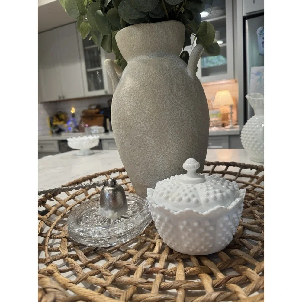 Fenton hobnail milk